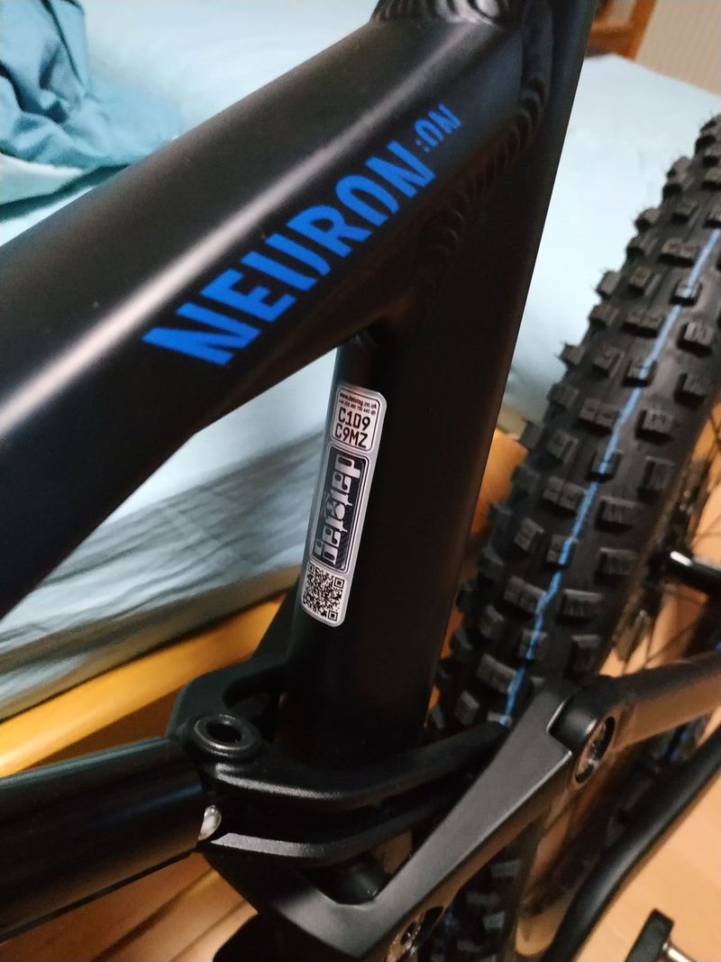 Canyon Neuron ON: 7 - SHIMANO XT, FOX
