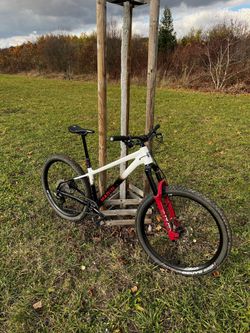 Marin San Quentin 3 s RockShox Lyrik Ultimate a DT Swiss E1900