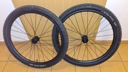 Enduro zapletená kola 29" boost, bontrager Line Comp 30, microspline, 6 děr, 108zubu zaběru