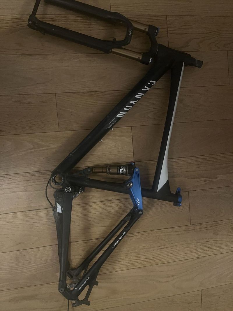Canyon Nerve AL + vidlice FOX Float CTD
