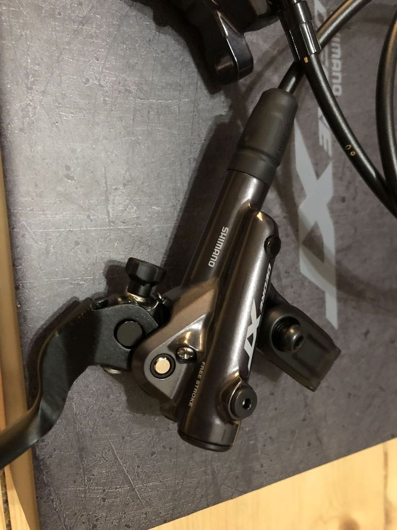 Nové brzdy Shimano Deore XT BR-M8120, čtyřpísty