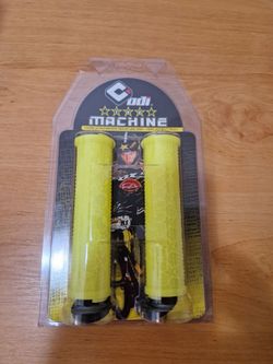 Gripy ODI MACHINE výměnné Yellow