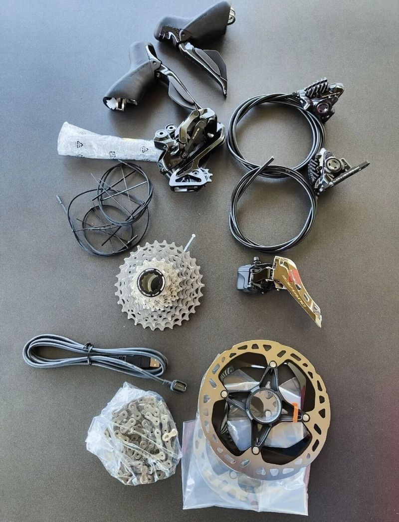 Nová sada Shimano Dura-Ace řady R9270, Di2, 2x12s, kompletní