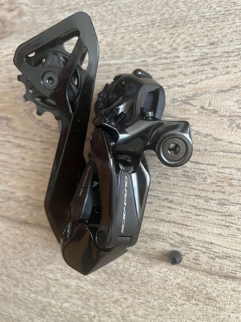 Nová sada Shimano Dura-Ace řady R9270, Di2, 2x12s, kompletní