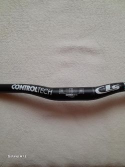 Vlaštovky CONTROLTECH CLS Riser, 710 mm, 31,8 mm, 9st. backsweep, 15 mm zvednutí