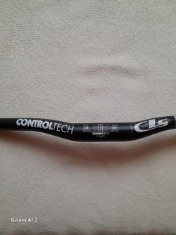 Vlaštovky CONTROLTECH CLS Riser, 710 mm, 31,8 mm, 9st. backsweep, 15 mm zvednutí