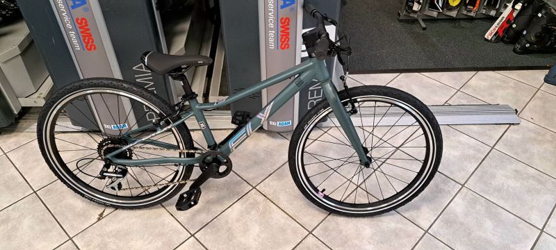  SUPERIOR F.L.Y. 24 / MATTE TROOPER GREEN/HOLOGRAM CHROME / 24X11.0" NOVÉ NEPOUŽITÉ SE ZÁRUKOU