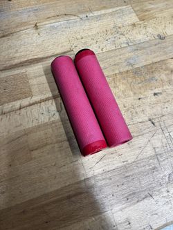 Prodám gripy ODI F-1 Vapor - červené