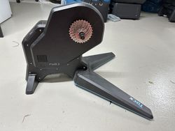 Prodám cyklo trenažér Tacx Flux 2 Smart