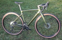 SCOTT Addict Gravel 30 2023 - atraktivní gravel bike s inovovaným karbonovým rámem - NOVÝ