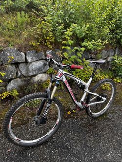Rocky Mountain Altitude 27,5 M nové komponenty