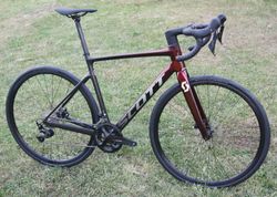 SCOTT Addict Disc 2022/2023 – pohodlné silniční kolo s diskovými brzdami – NOVÉ + BONUS