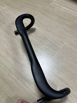 Silniční řídítka Bontrager Elite Aero VR-CF - 44cm