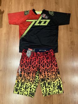 Zcela nový kit Troy Lee Desings Skyline - kraťasy vel. 34 / dres vel. L