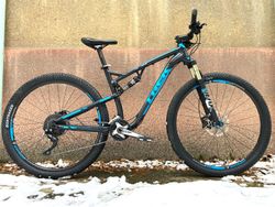 TREK SUPERFLY FS 8, kola 29“, vel. L, FOX, SLX / DEORE XT, PEVNÉ OSY.