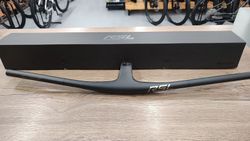 Karbonový kokpit - integrovaná řídítka s představcem Bontrager RSL MTB