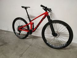 Trek Top Fuel 9.8 XT, karbon, model 2021, vel M/L