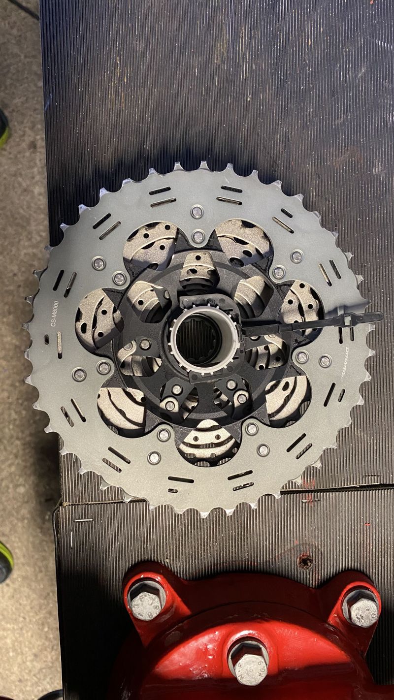 Shimano XT M8000 11-42 zubů, 11s