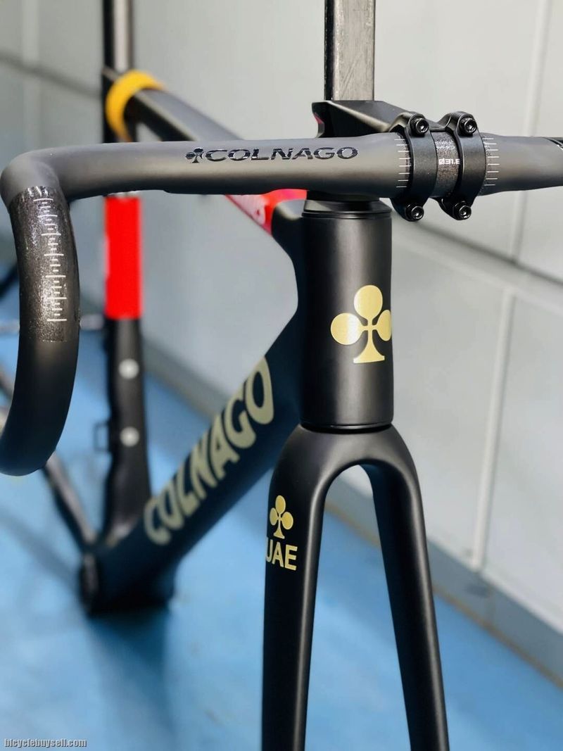 Nová rámová sada Colnago V3Rs DISC UAE TEAM EMIRATES