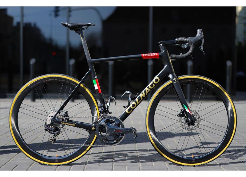 Nová rámová sada Colnago V3Rs DISC UAE TEAM EMIRATES