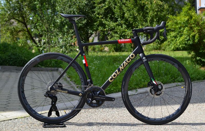 Nová rámová sada Colnago V3Rs DISC UAE TEAM EMIRATES