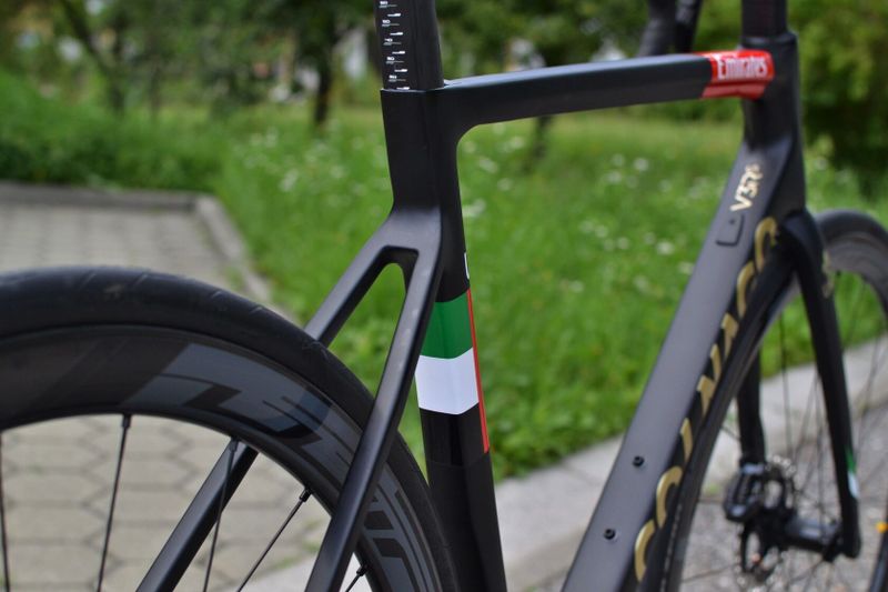 Nová rámová sada Colnago V3Rs DISC UAE TEAM EMIRATES