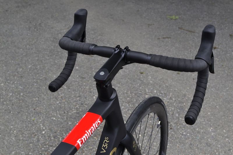 Nová rámová sada Colnago V3Rs DISC UAE TEAM EMIRATES