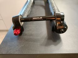 ROCKSHOX YARI 160 mm, 27.5
