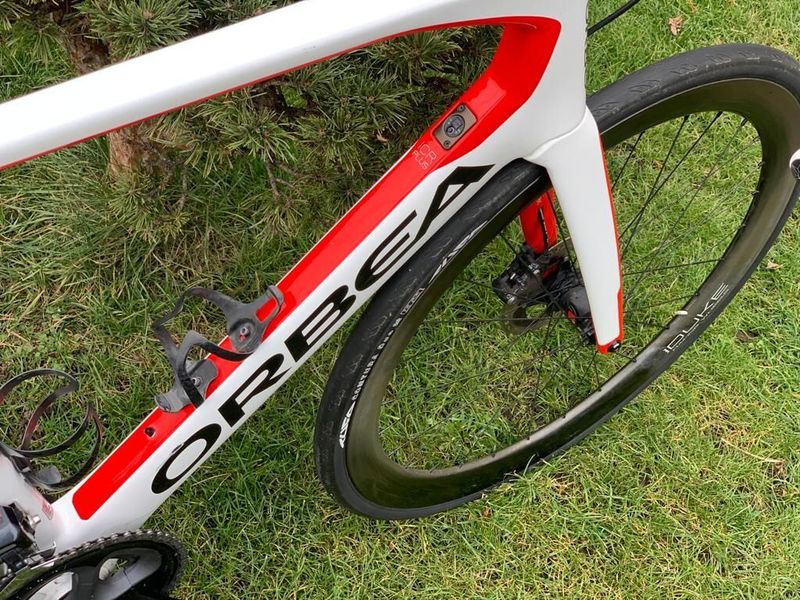 Orbea Orca Aero Ultegra DI2, velikost 57, wattmetr