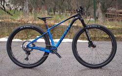 juniorské závodní kolo 29" Giant XTC Advanced LTD 1x12 2023, 9,3 kg!