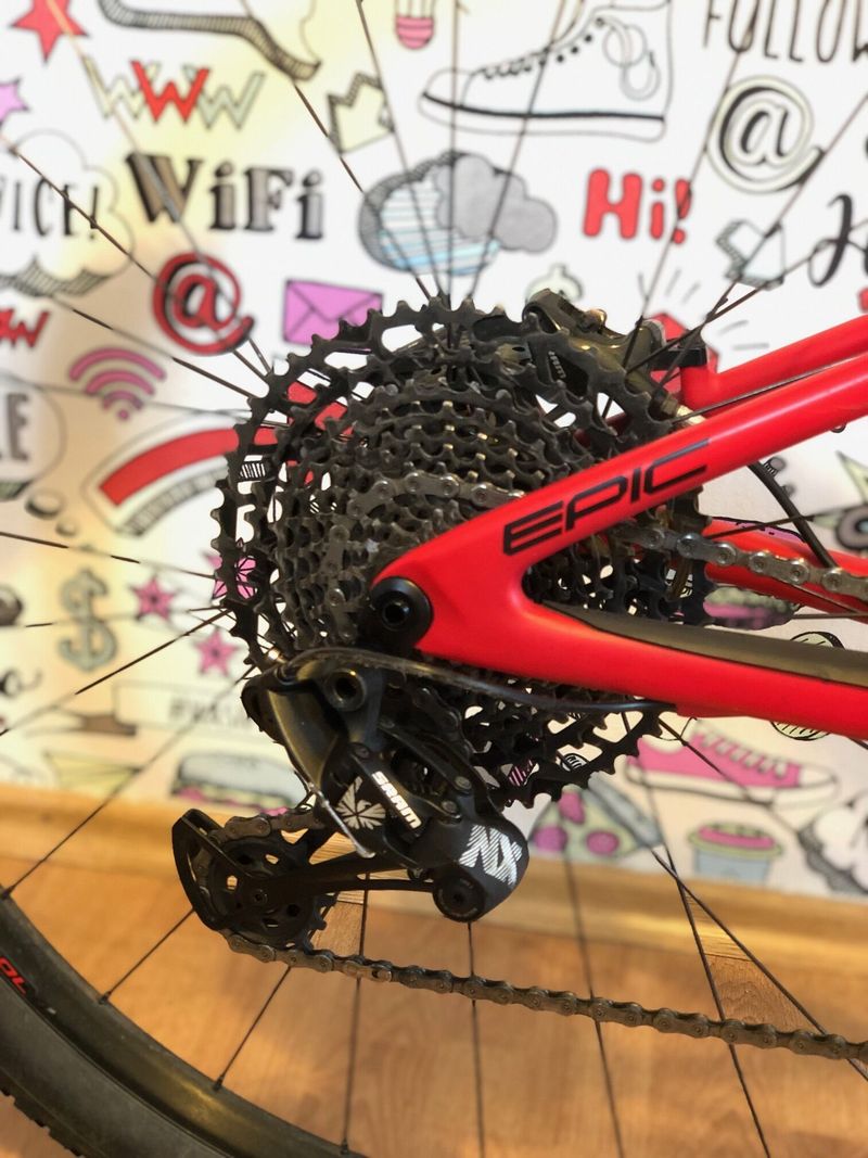Specialized Carbon Epic - V PERFEKTNÍM STAVU