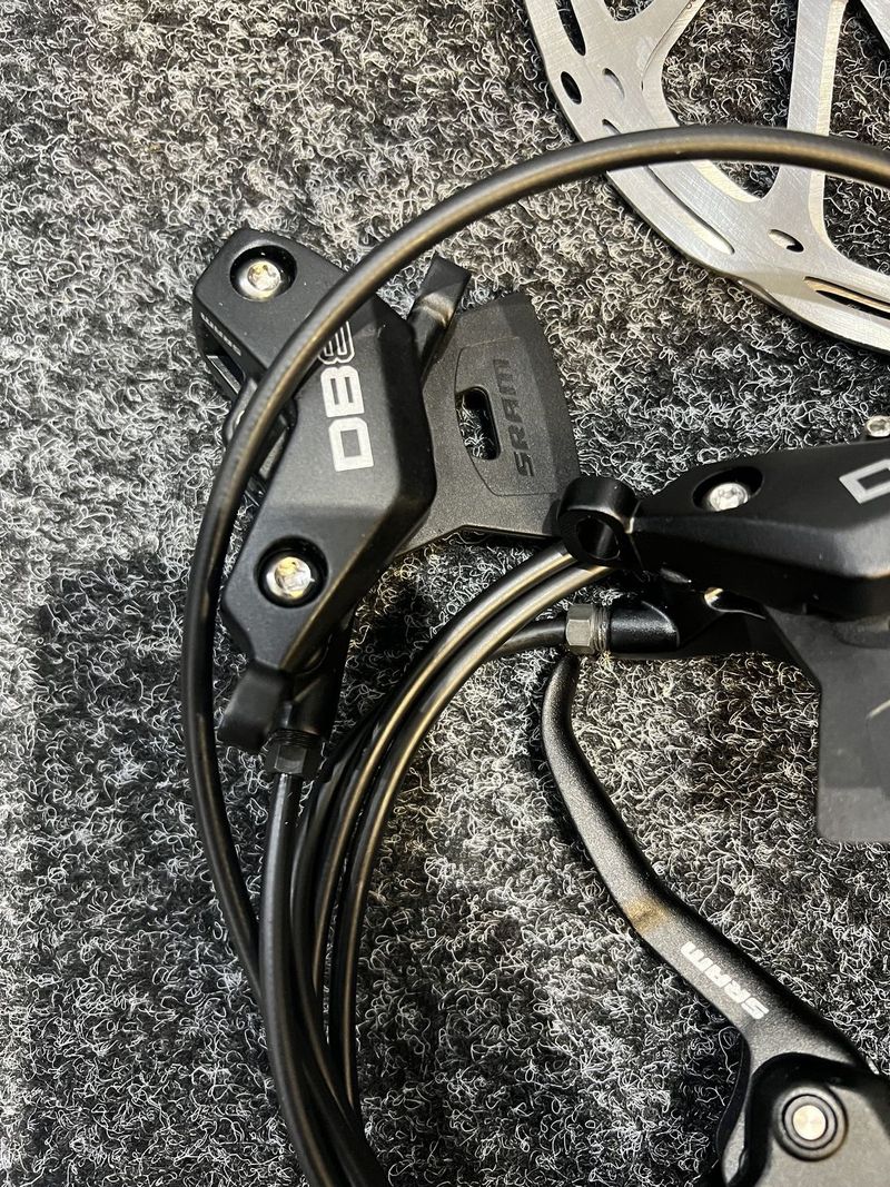 SRAM DB8