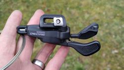 Řadící páčka Deore M6100, pravá
