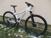 Nové dámské 29" kolo na rámu Maxbike M509D, Deore 2x10, vzduch. vidlice Rock Shox Judy