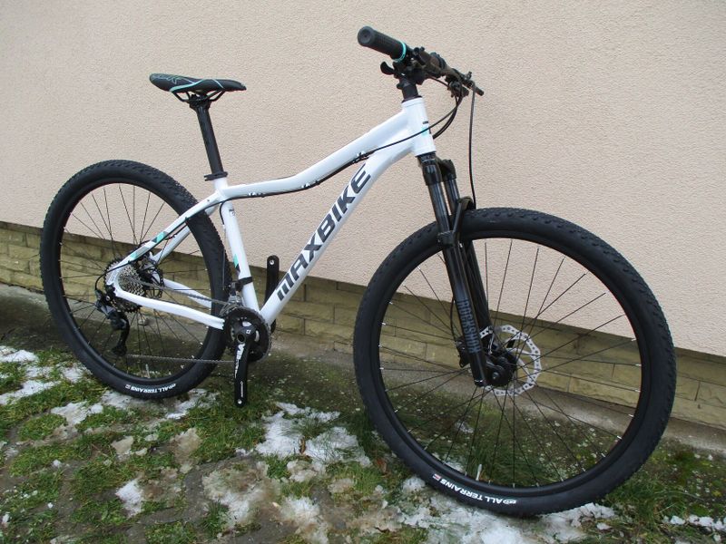 Nové dámské 29" kolo na rámu Maxbike M509D, Deore 2x10, vzduch. vidlice Rock Shox Judy