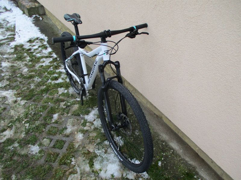 Nové dámské 29" kolo na rámu Maxbike M509D, Deore 2x10, vzduch. vidlice Rock Shox Judy