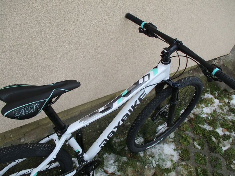 Nové dámské 29" kolo na rámu Maxbike M509D, Deore 2x10, vzduch. vidlice Rock Shox Judy