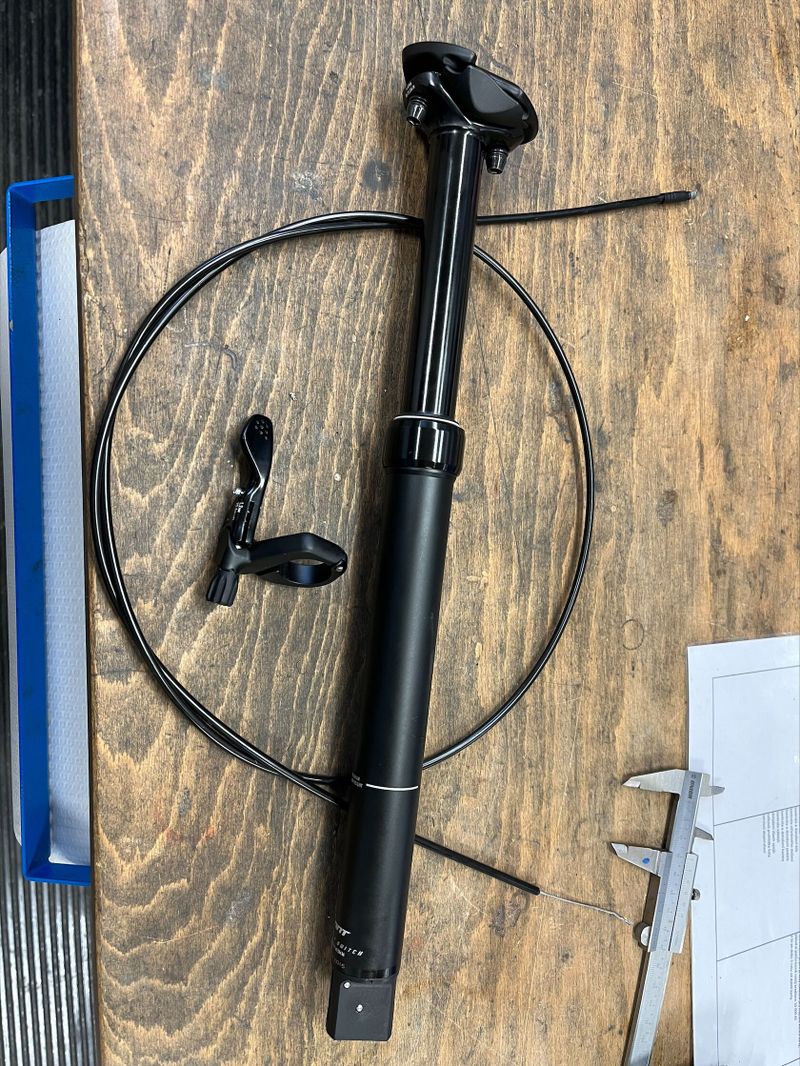 Sedlovka Giant contact 30,9mm více variant zdvihu