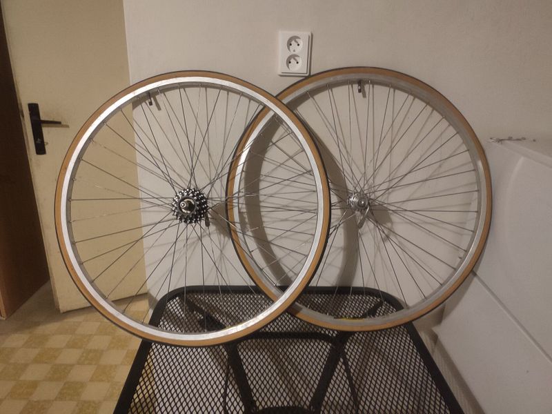 Zapletené kola Remerx sprint 622 x 17 C