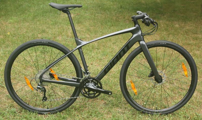 GIANT FastRoad Advanced Disc – moderní fitness silnička s karbonovým rámem – NOVÁ