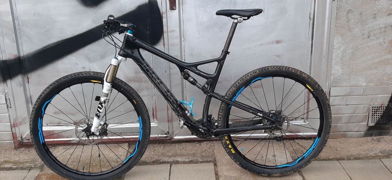 prodám karbonové celoodpružené 29“ kolo Trek Superfly100 Sl