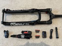 RockShox Fly Attendant komplet systém