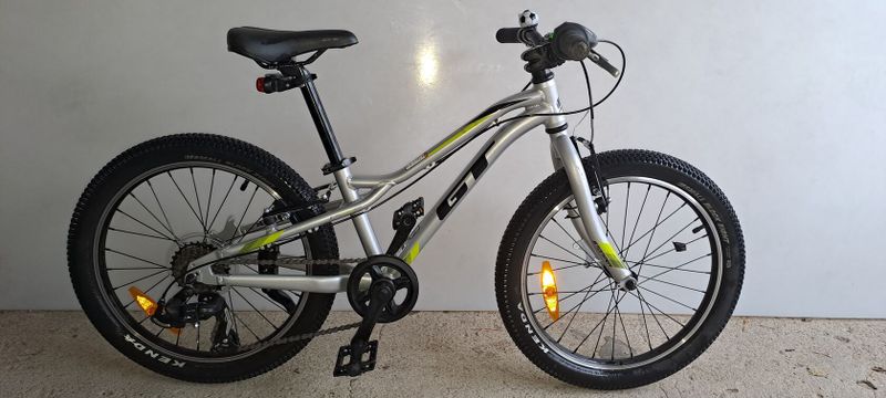 Kolo GT- dětské kolo ,Stomper-20-Prime-2020 vynikající stav
