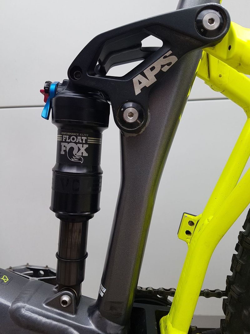 BMC trail/enduro kolo 27,5“, celoodpružené, velikost XL, hliník