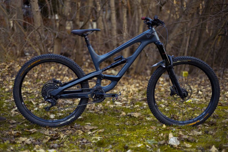 YT Capra CF 27.5