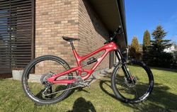 YT Capra CF Pro