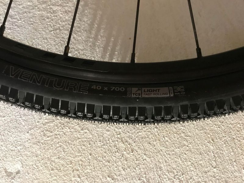 Zapletená kola GRAVEL - WTB ST i21 - NOVATEC - WTB VENTURE 40x622 - NOVÉ