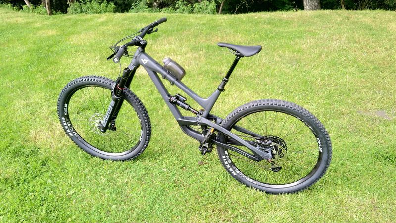 YT Capra Base AL 29 L Black Magic