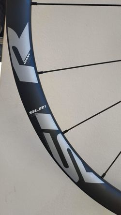 Zapletená kola Giant SLR 1 disc 30mm Carbon