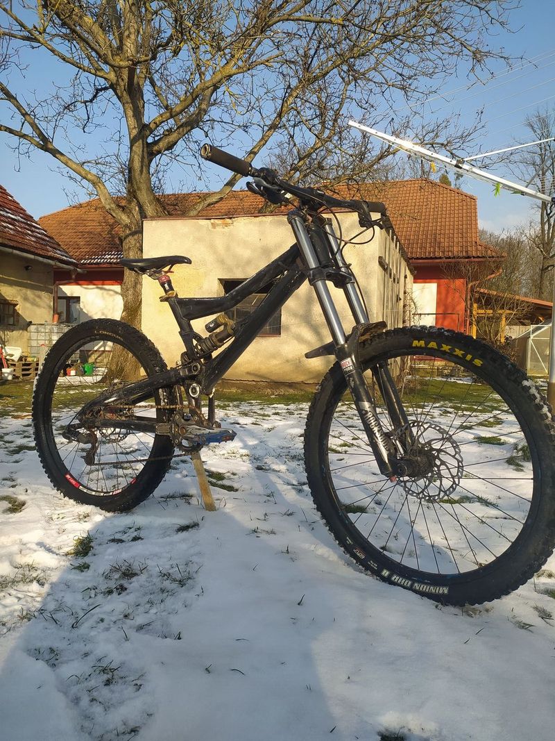 Mongoose dh L-M 26"